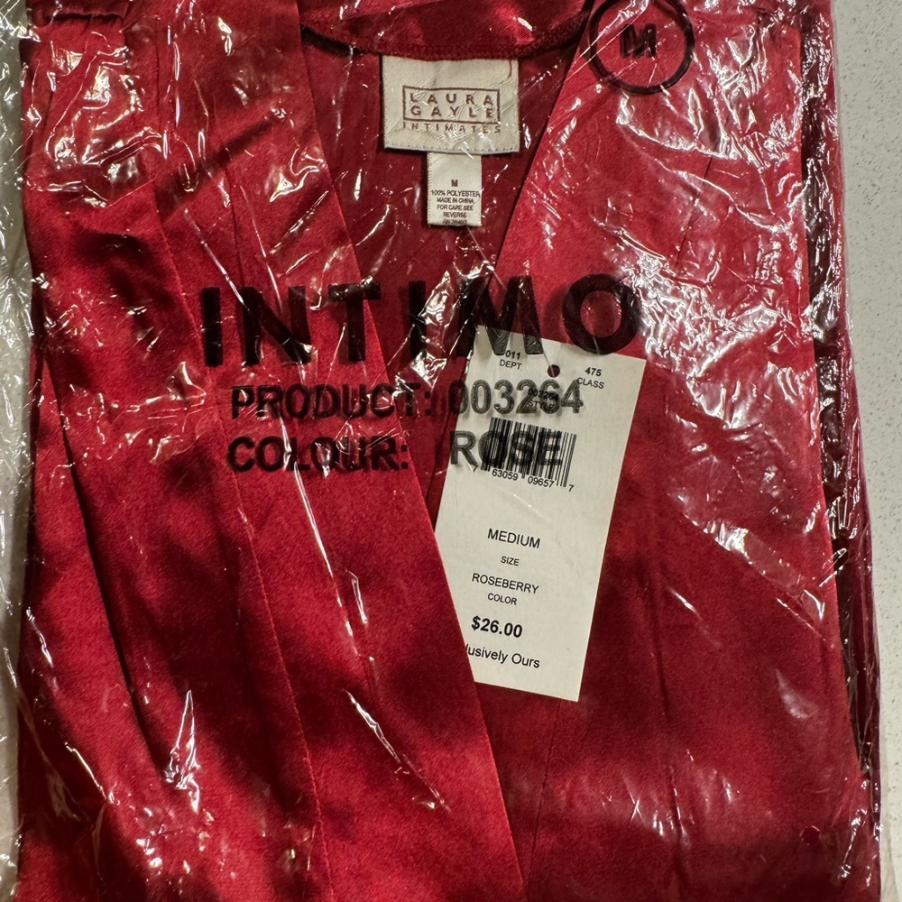 Intimo Luxurious Roseberry Satin Robe - Picture 8 of 12